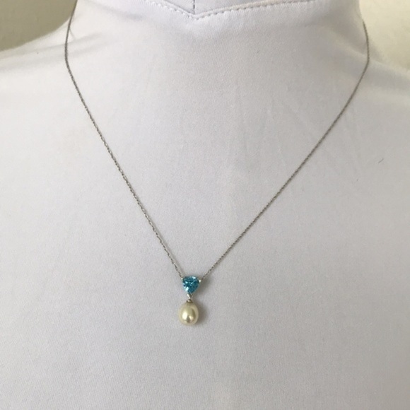 14k real solid white gold and mothers pearl and sapphire necklace - Picture 2 of 6